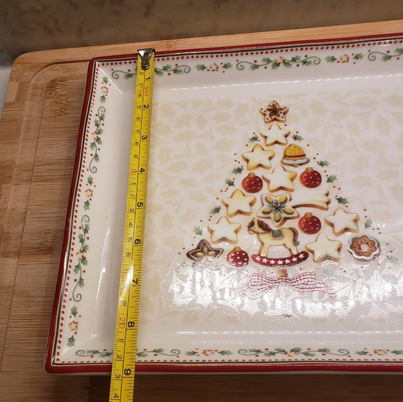 Villeroy and Boch Winter Bakery Delight Small Cake Plate - Picture 2 of 11